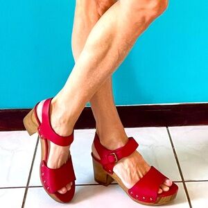 Nine West Red leather wooden clogs sz 9.5
